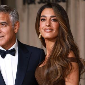 Zateže kožu, jača kosu i čuva telo i um: Prvo što Amal Kluni pojede svakog dana je SUPERHRANA koje se nikad ne setite