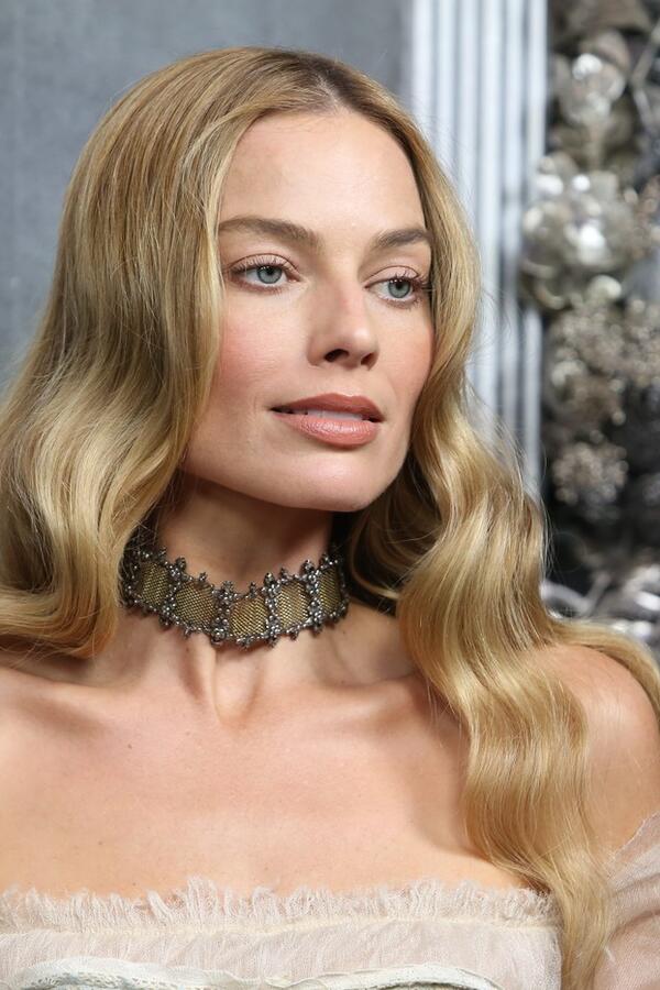 Glumica drastično skratila kosu, evo kako izgleda: Nova frizura Margo Robi & ležerno izdanje kojem se niko nije nadao