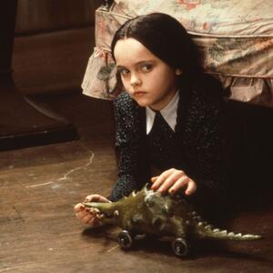 Krila je noževe po kući "da je ne bi raskomadao", imala je "lažnu omiljenu boju": Traumatičan život najslađe Srede Adams