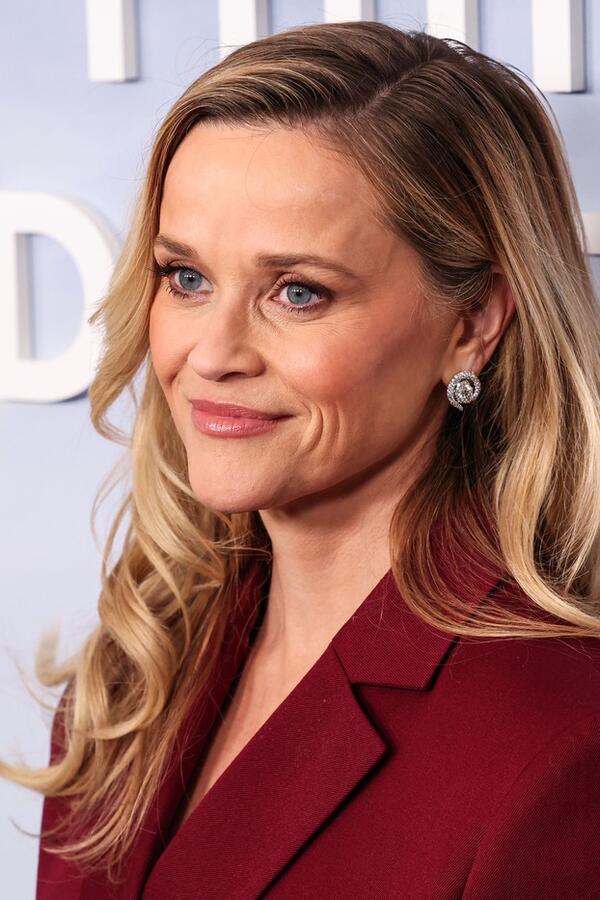 Struk deluje uže, a noge duže: Samo jedan detalj je potpuno transformisao izgled Riz Viterspun