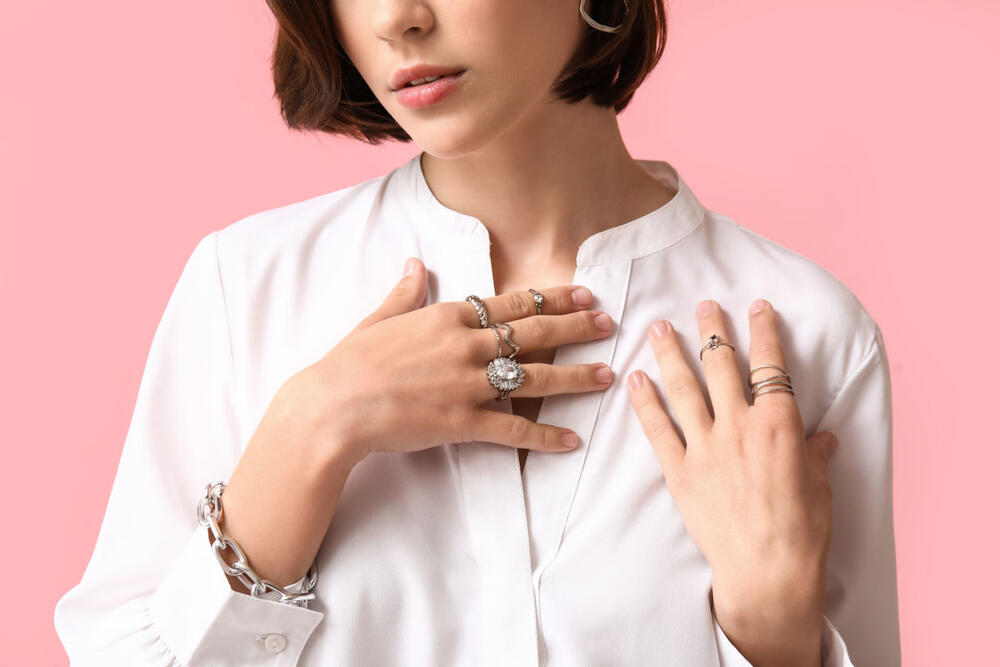 Srebrni nakit će opet blistati uz pomoć ovog sredstva za čišćenje