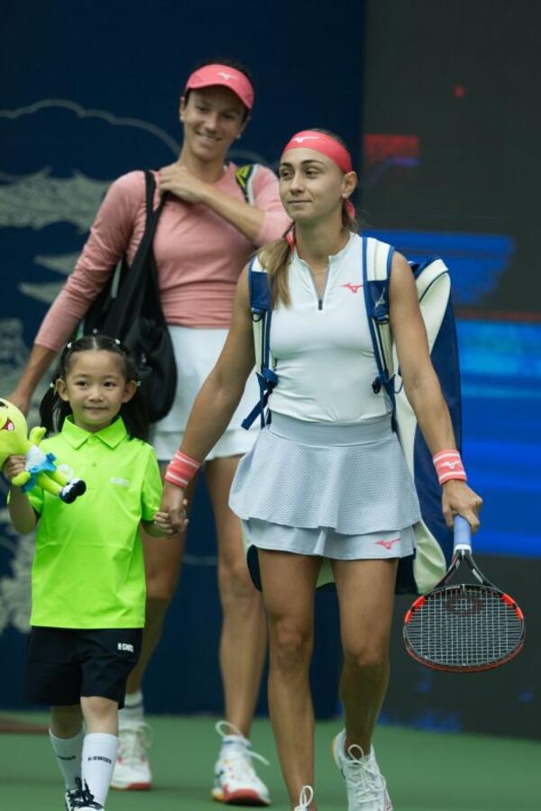 Rođena u Moskvi, sa 3 godine uzela reket u ruke, igra srcem prave lavice: Nesvakidašnja životna priča srpske teniserke