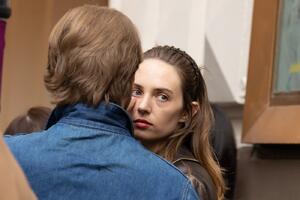 Misterija venčanice, Uma Turman kao boginja proleća, a Itan poput pogrebnika: Svi detalji tajnog venčanja Maje Houk