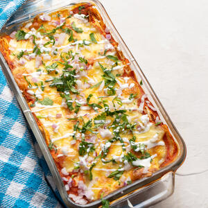 Potrpaj, prelij i gurni u rernu: SLOŽENAC gotov za 10 minuta savršen za domaćice koje se žale da nemaju vremen