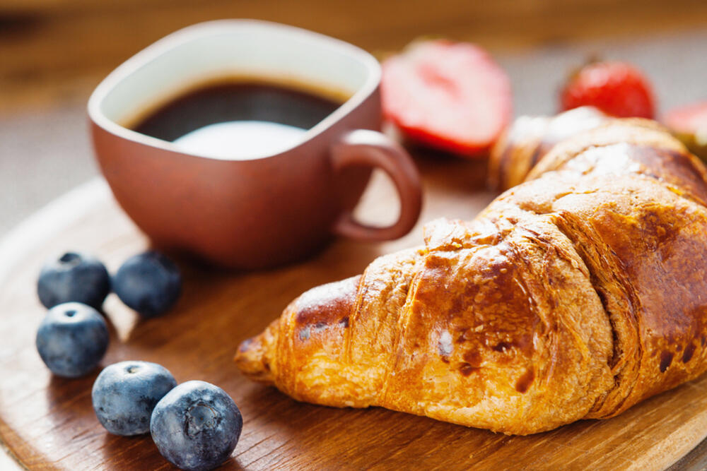 VOĆNA KAFA JE ODLIČAN IZBOR AKO VAS OD OBIČNE BOLI ŽELUDAC 