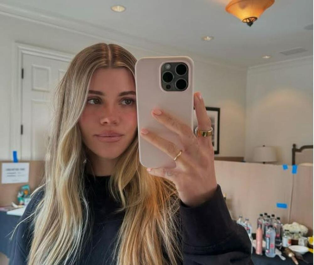 TRIKOVI ZA OBLAČENJE SOFIJE RIČI SU SJAJNI 