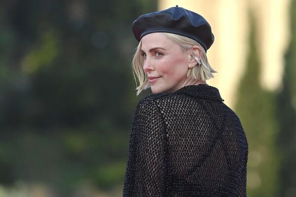 "15 sati me zlostavljao": Potresna ispovest Šarliz Teron o događaju sa početka karijere