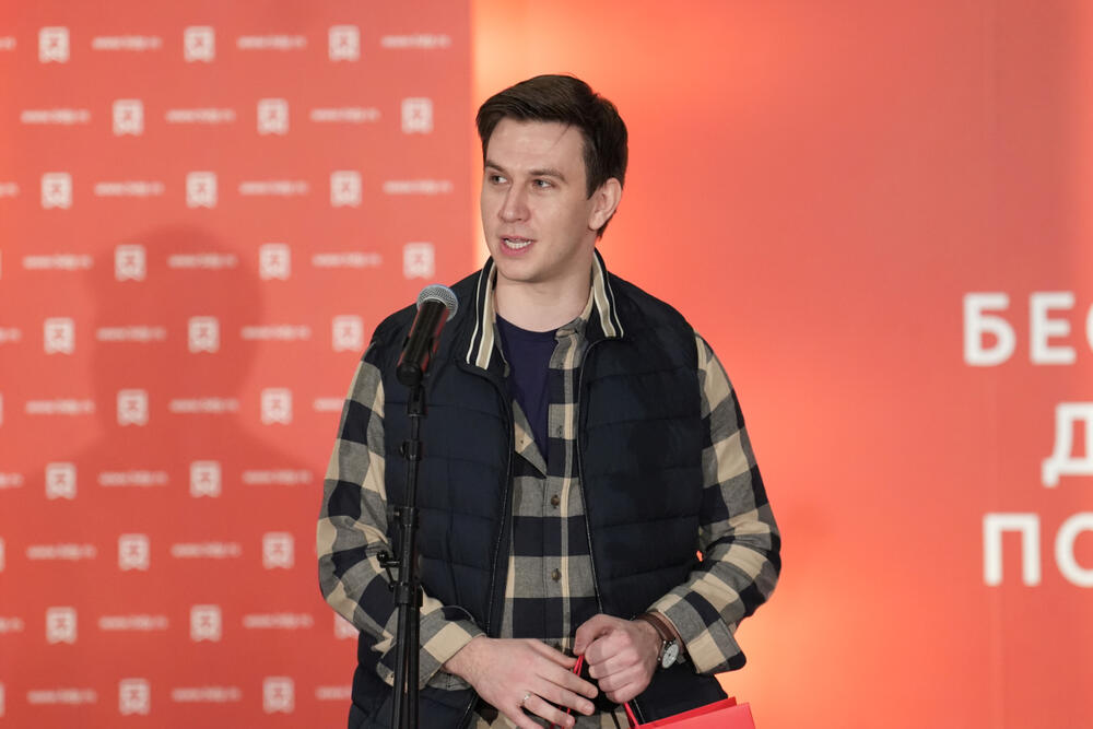 <p>Rečenica koja se poput groma prolomila sa scene - Ne vredim toliko, ljudi - ostala je i najjači utisak ove zaista posebne dodele nagrada u Beogradu&nbsp;</p>