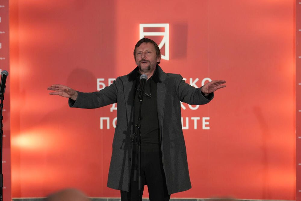 JOVO JE GODINAMA IGRAO U POZORIŠTVU I SVAKU ULOGU SRCEM NE SAMO TALENTOM 