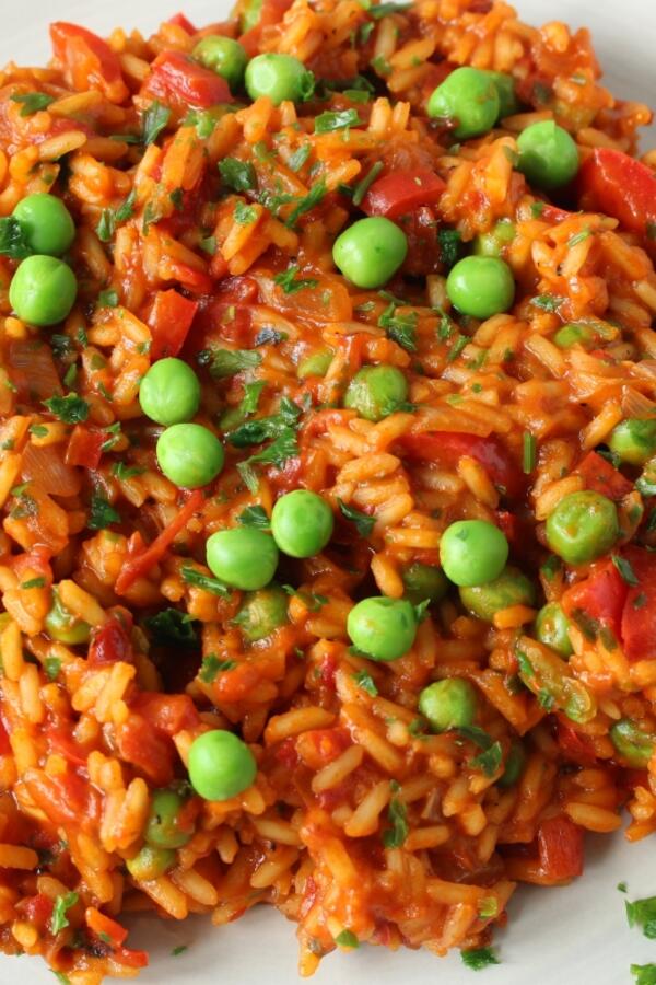 Kako napraviti posni đuveč korak po korak? Hranljivo, zasitno & jeftino jelo koje će okupiti celu porodicu (RECEPT)