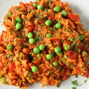 Kako napraviti posni đuveč korak po korak? Hranljivo, zasitno & jeftino jelo koje će okupiti celu porodicu (RECEPT)