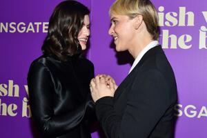 Razvodi se glumica iz serije "Beli lotos" od 18 godina starijeg producenta: Nakon 4 godine braka, odlučili su da je KRAJ