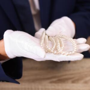 Kako najlakše očistiti biserni nakit? 3 jednostavna koraka koja će učiniti da vaši omiljeni komadi blistaju