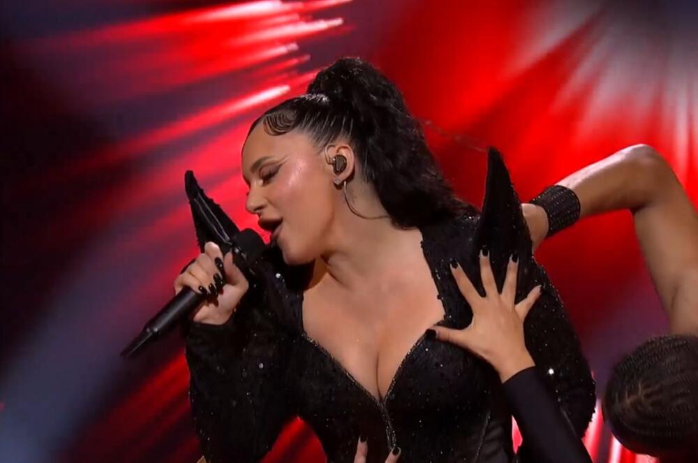 Nastup Mirne Radulović, koja je na PZE26 izvela pesmu 'Omaja'