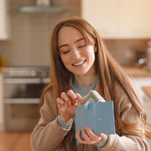 3 znaka kojima mart daje finansijsku injekciju: Igre na sreću, povećanje plate, vraćanje starog duga &ndash; sve je moguće