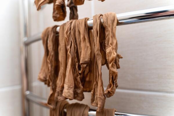 5 čudnih trikova za čišćenje koji zapravo &ndash; deluju! Ove sitnice iz kuće čiste bolje nego krpe i deterdženti