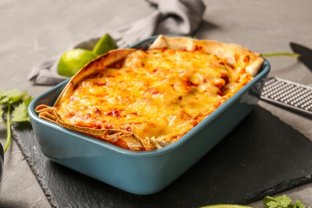 PILETINA U TORTILJI IZ RERNE PO RECEPTU DŽENIFER GARNER 