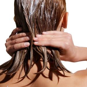 Kako da napravite sami regenerator? 5 kombinacija koje će vašu kosu učiniti još lepšom