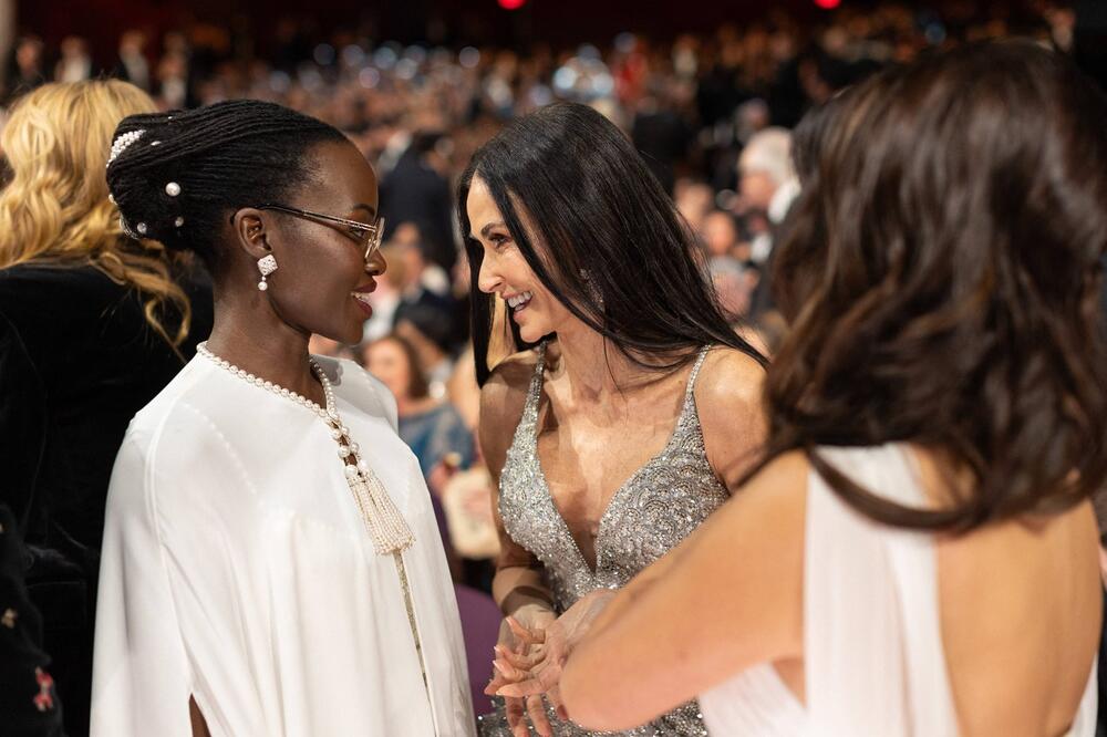 Lupita Njongo i Demi Mur na dodeli Oskara  2025. godine
