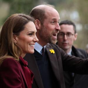 Najlepše elegantno izdanje Kejt Midlton do sada! Moćan bordo stajling zasenili su modni detalji &ndash; evo i zbog čega