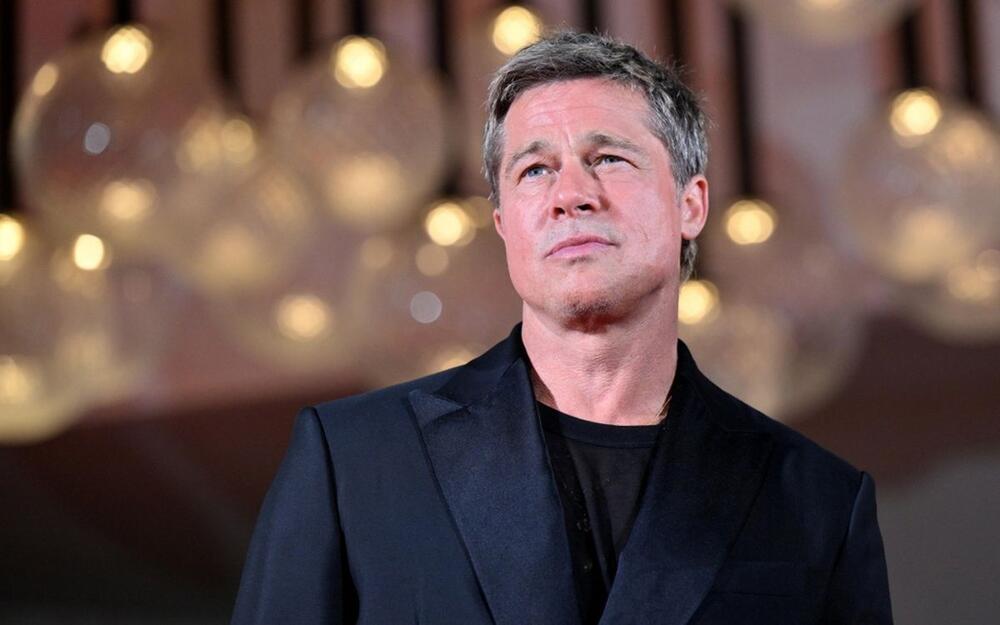 BREDU PITU DECA, JEDNO PO JEDNO, OKREĆU LEĐA 