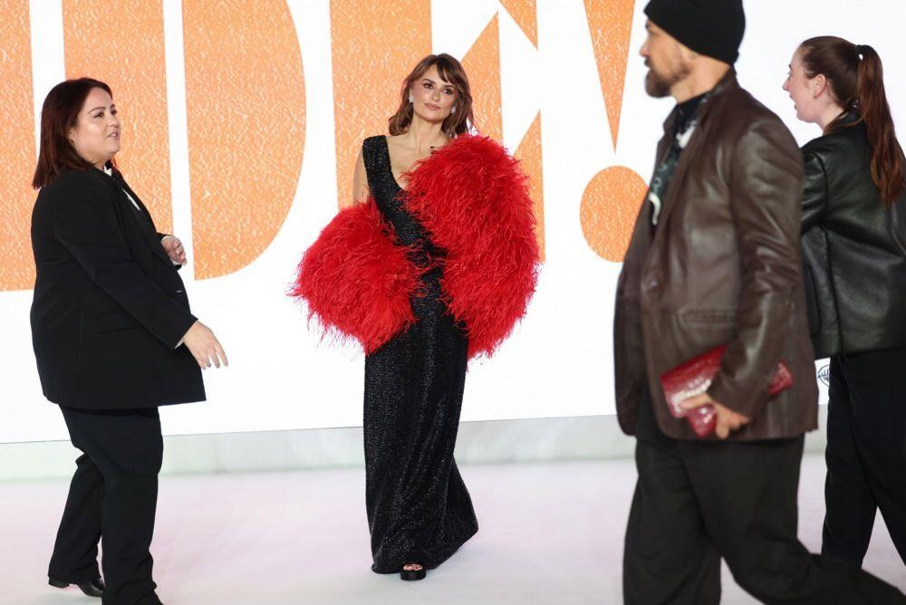 GLUMICA JE OPČINILA SVE 