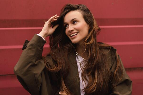 Kako da boja posle farbanja duže ostane intenzivna i sjajna? Uradite ovo i kosa će nedeljama izgledati sveže obojeno