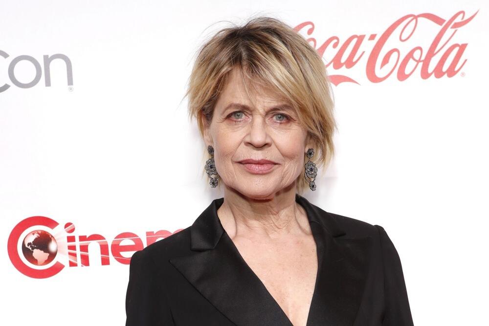 Linda Hamilton na crvenom tepihu
