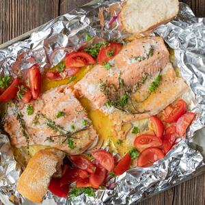 4 vrste namirnica koje nikad ne treba da čuvate u aluminijumskoj foliji: Promeniće ukus i povećavati rizik od bakterija