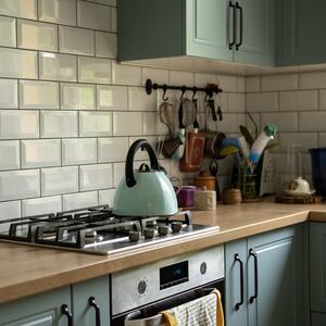 Varaju mozak, deluju sofisticirano i lako se kombinuju: 5 boja uz koje i najmanja kuhinja deluje daleko prostranije