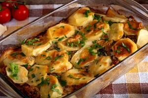 Brza musaka za Uskršnji post na vodi: Ukusnija je od klasične, sočna, zasitna i pravi se očas posla