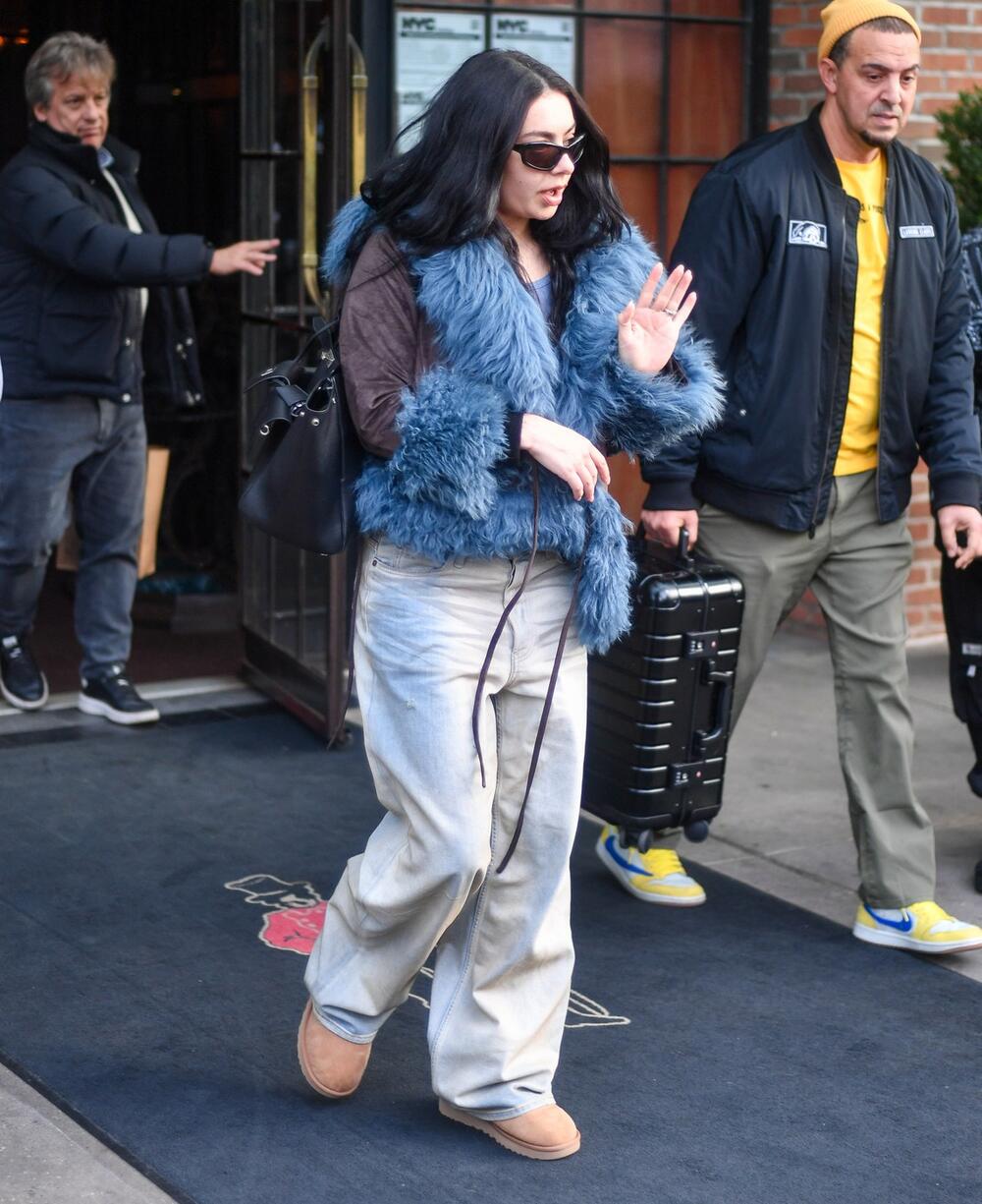 Pevačica Čarli XCX je jedna od najpoznatijih predstavnica ovog trenda