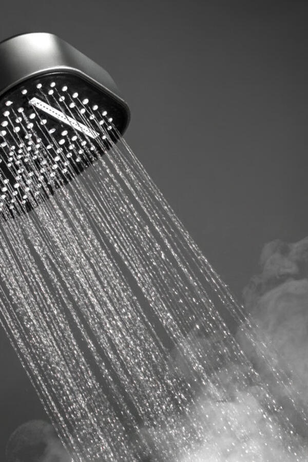 Šta je "tamno tuširanje" i da li zaista može da vam pomogne da spavate bolje?