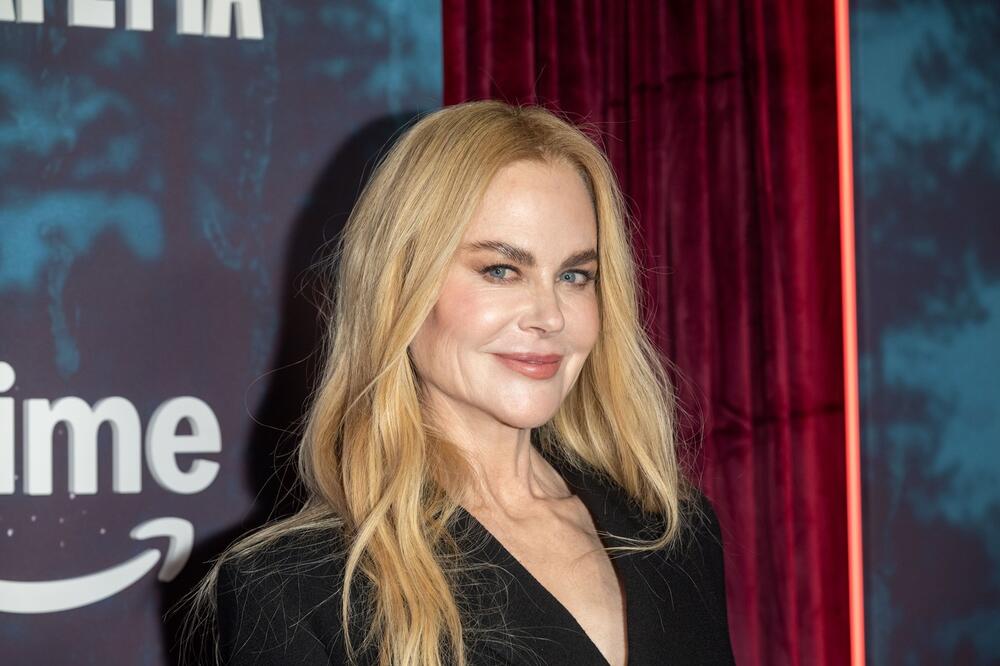 Nikol Kidman u Chanel haljini na premijeri serije 'Skarpeta'
