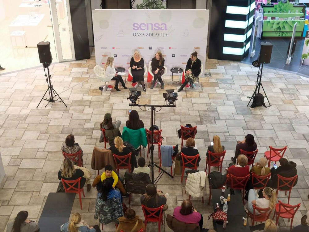 <p>U susret najlepšem godišnjem dobu, u subotu, 28. februara 2026, od 16 do 20 časova u Big Fashion šoping centru održana je SENSA Oaza zdravlja, na kojoj su svi prisutni mogli da zakorače u svet zdravlja, opuštanja, inspiracije i radosti.</p>