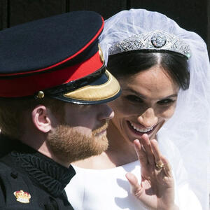 Želela je drugu, ali joj kraljica Elizabeta nije dala? Sve o Meganinoj tijari sa venčanja od 2,6 miliona $