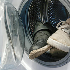 Pranje cipela u veš mašini, korak po korak: 7 saveta uz pomoć kojih će biti kao nove
