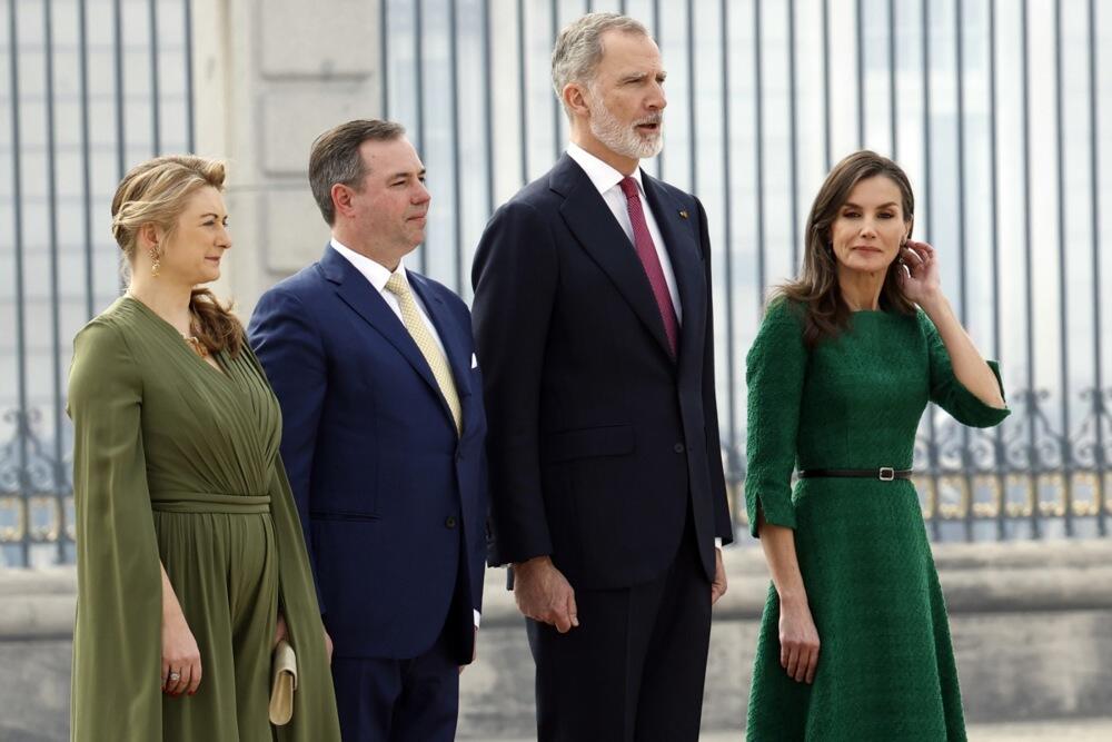 Kraljica Leticija od Španije u zelenoj haljini od tvida