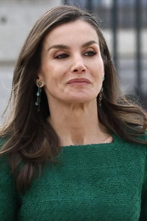 Samo 7 žena na svetu ima tu privilegiju: Kraljica Leticija je za susret sa papom Lavom XIV čuvala besprekoran stajling