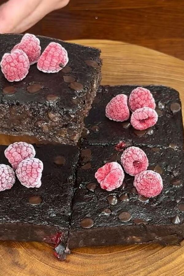 Bez šećera i brašna, od samo 3 sastojka: Najsočniji čokoladni brauni koje možete da jedete i da se ne ugojite