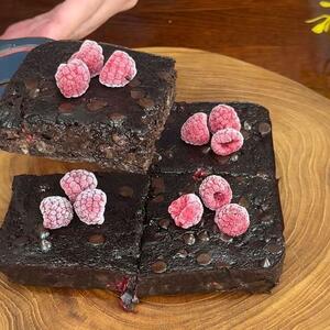 Bez šećera i brašna, od samo 3 sastojka: Najsočniji čokoladni brauni koje možete da jedete i da se ne ugojite