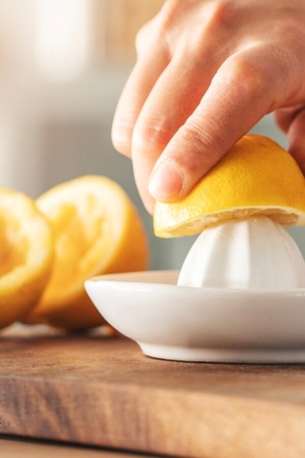 Kad ovo vidite nikad je više nećete bacati: 10 genijalnih načina da iskoristite KORU OD LIMUNA u kući