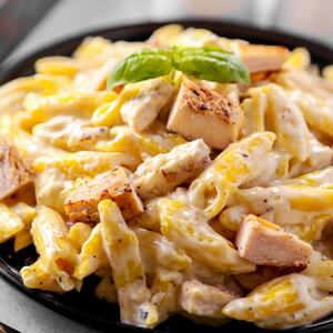 Ručak iz jedne posude gotov za 20 minuta: Brzo & ukusno jelo koje se sprema maltene samo dok pijete kafu (RECEPT)