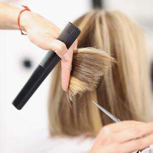 Ovakvu frizuru s razlogom zovu &ndash; francuski botoks: Skida godine, pristaje svakom obliku lica i održava se lako