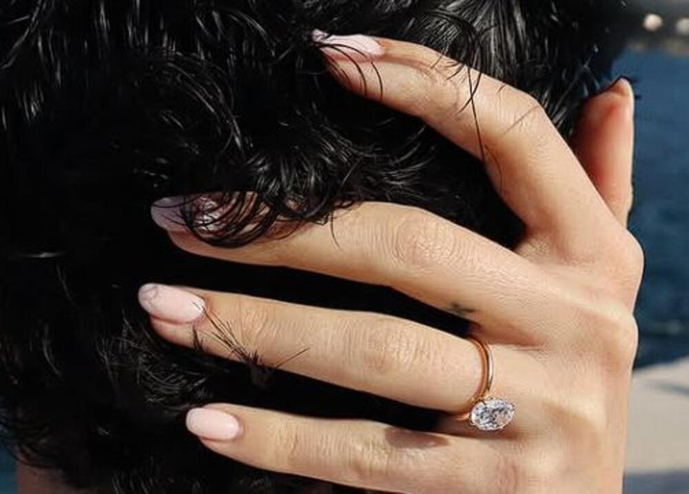 Tilen Blondo se verila s Benom Atalom