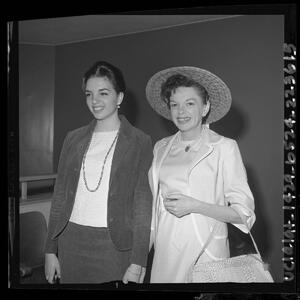 Sa 13 godina joj je već bila negovateljica: Lajza Mineli o komplikovanom odnosu sa slavnom majkom, Džudi Garland