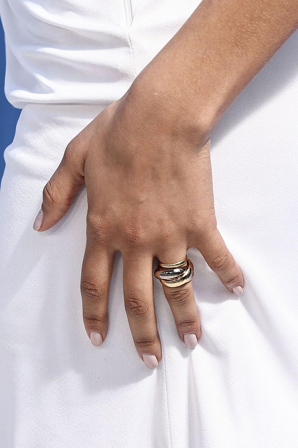 Burma na Zendejinoj ruci potvrdila da se u tajnosti udala za Toma Holanda?