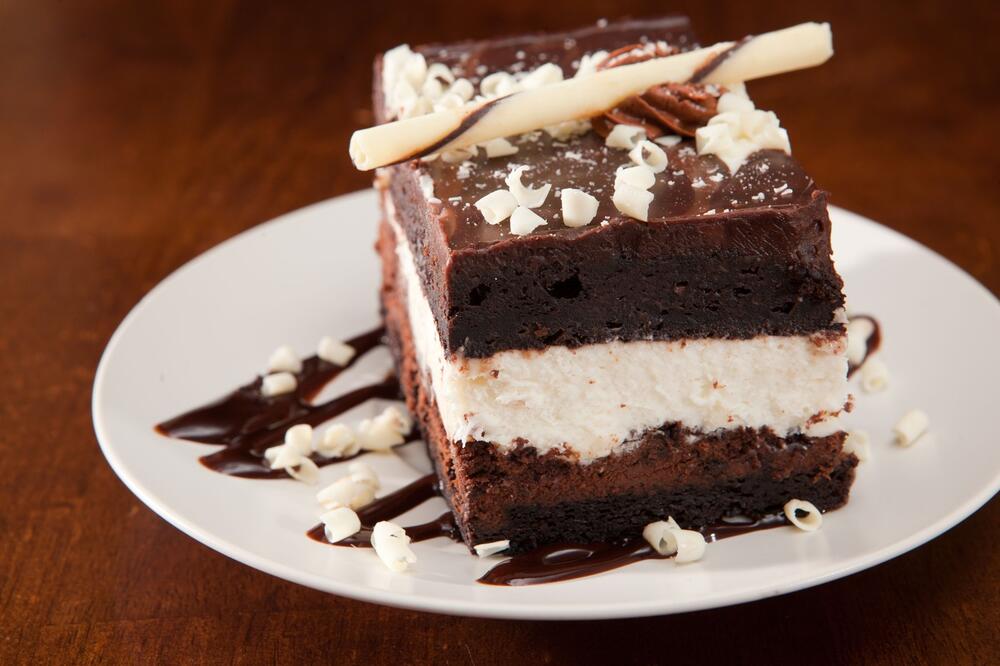 Slatka pita s grizom i kakaoom