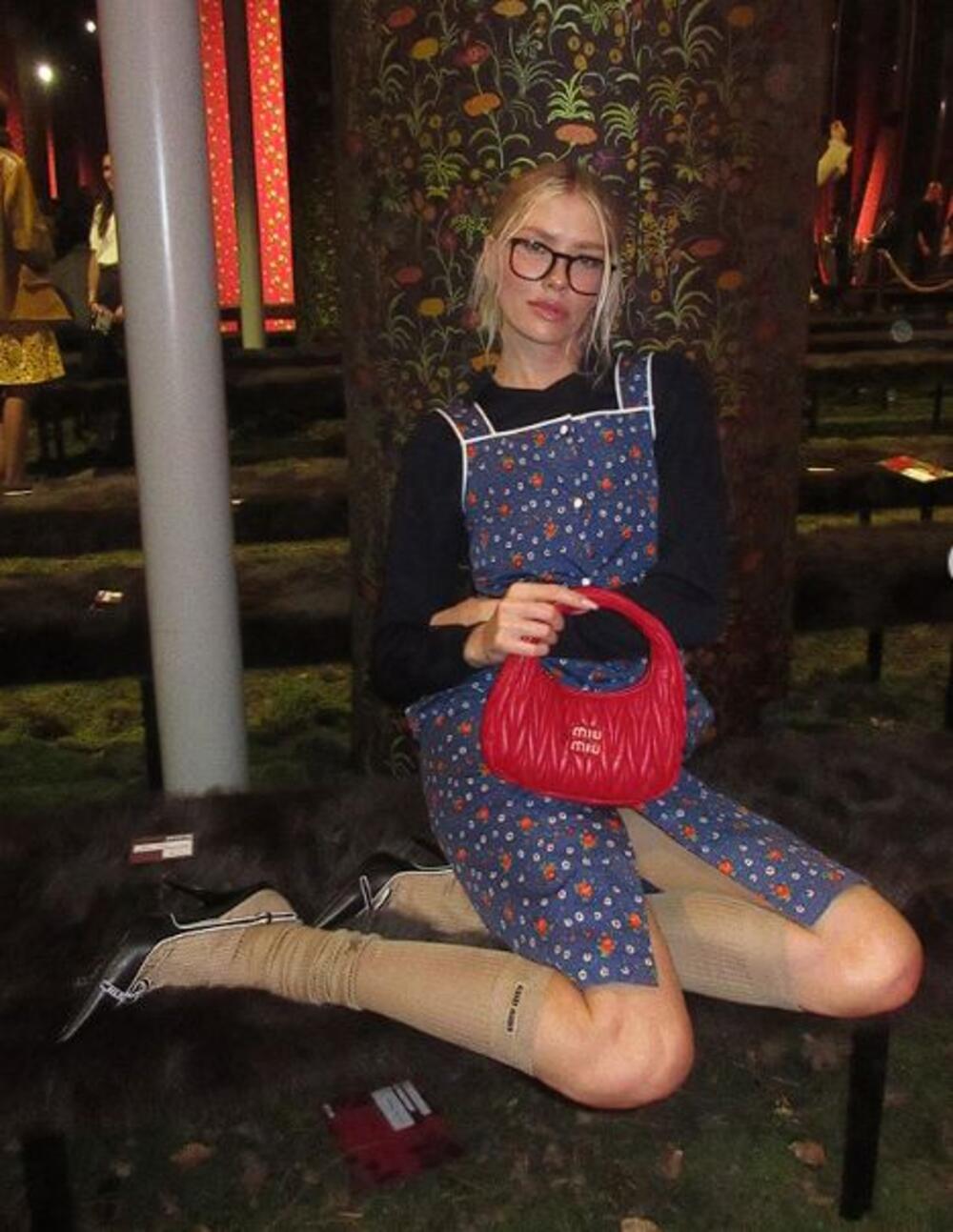 Lena Perminova u novoj Miu Miu cvetnoj haljini (SS26)