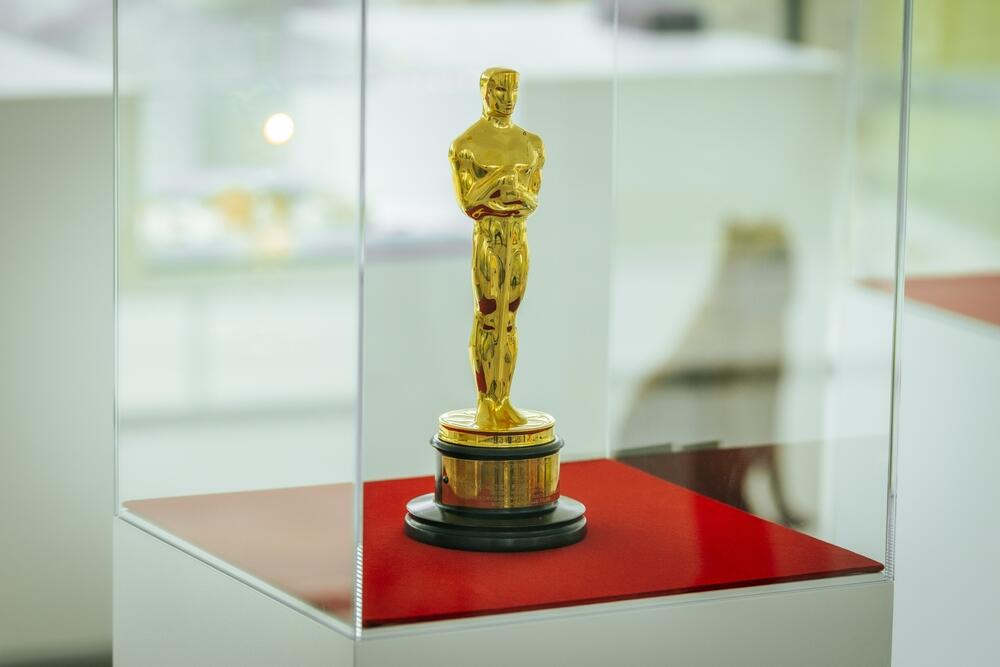 Pozlaćena statueta Oskar